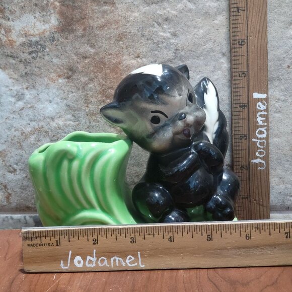 Vintage Shawnee USA Stinker Little Skunk Planter Vase 512 - Picture 9 of 11